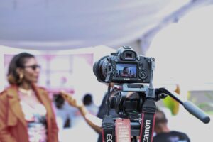 Pixabay von Pexels „Camera Equipment Interview“ (ID 1867184), unter Pixabay-Lizenz frei verwendbar.